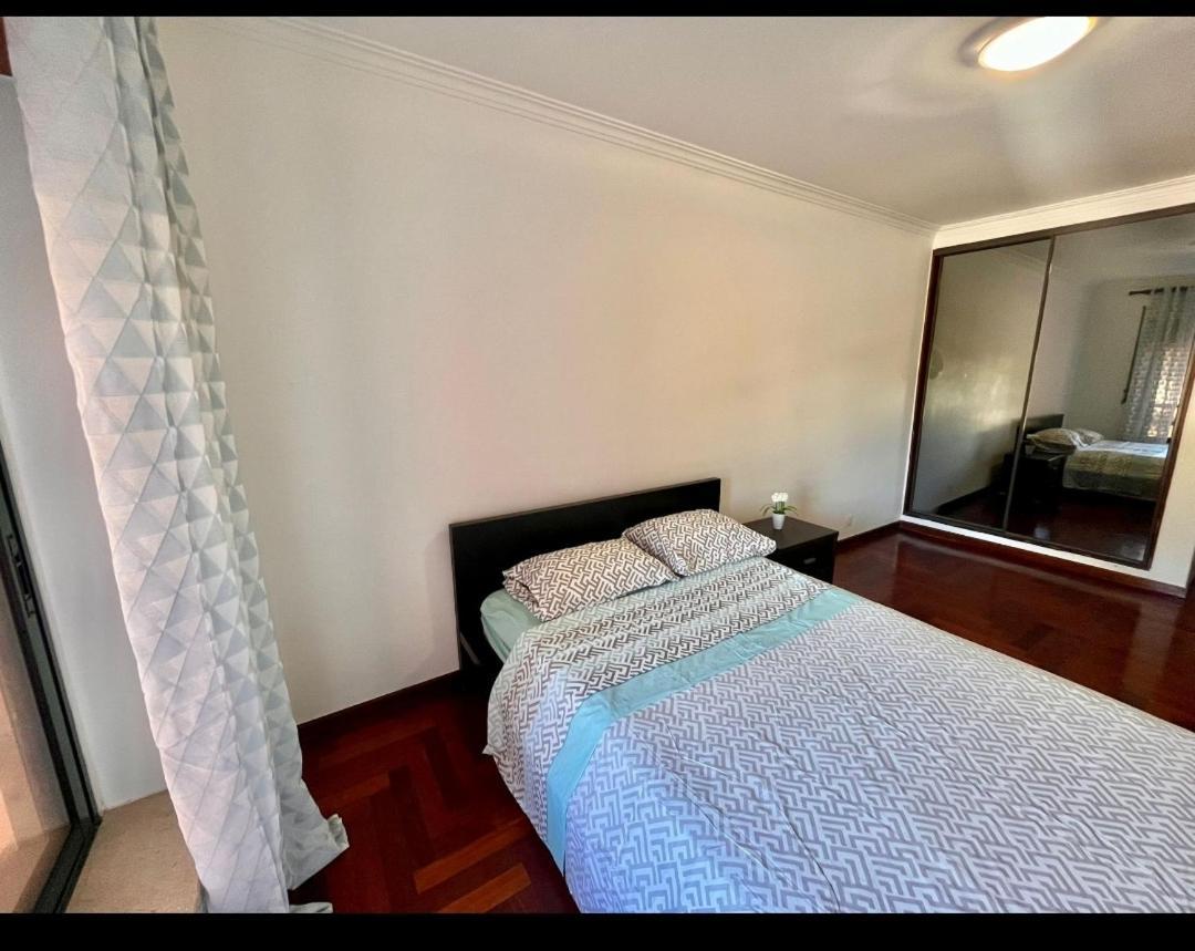 Quarto Boa Localizacao Com Cozinha E Casa De Banho Apartment Caparica Bagian luar foto