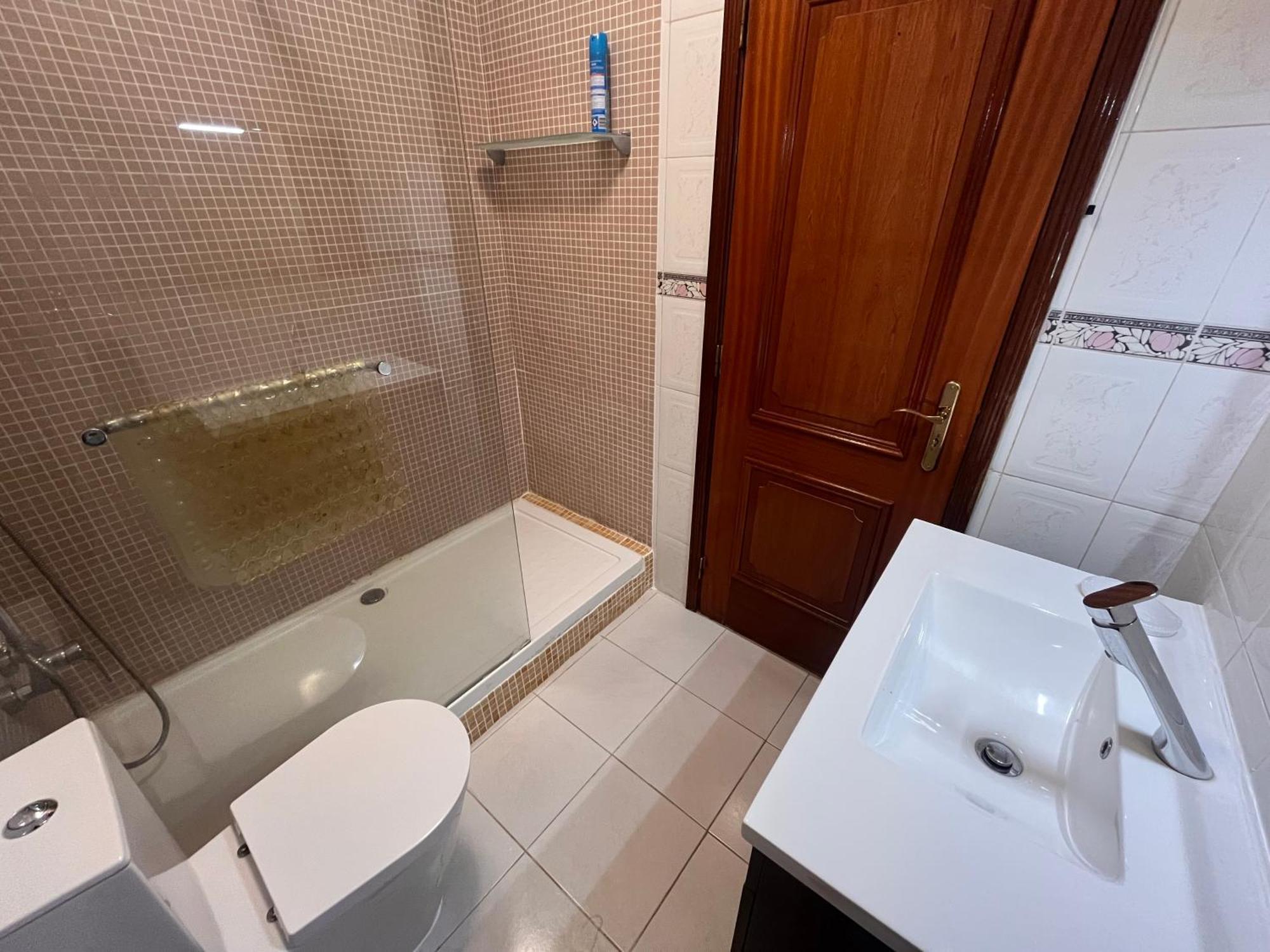 Quarto Boa Localizacao Com Cozinha E Casa De Banho Apartment Caparica Bagian luar foto