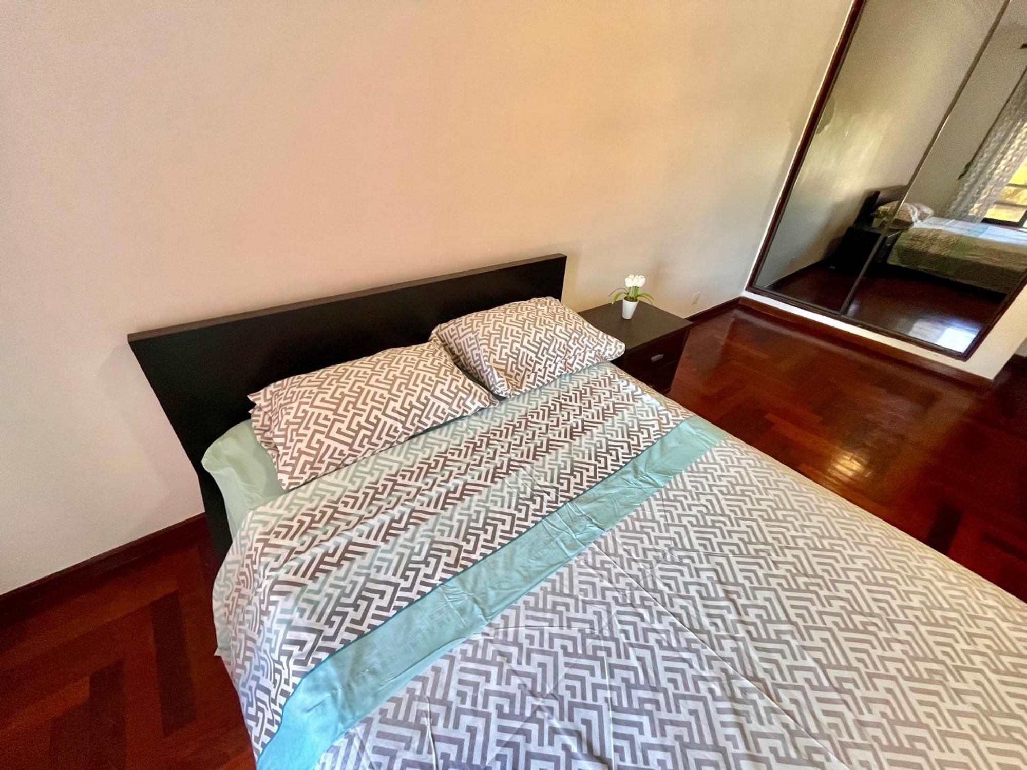 Quarto Boa Localizacao Com Cozinha E Casa De Banho Apartment Caparica Bagian luar foto