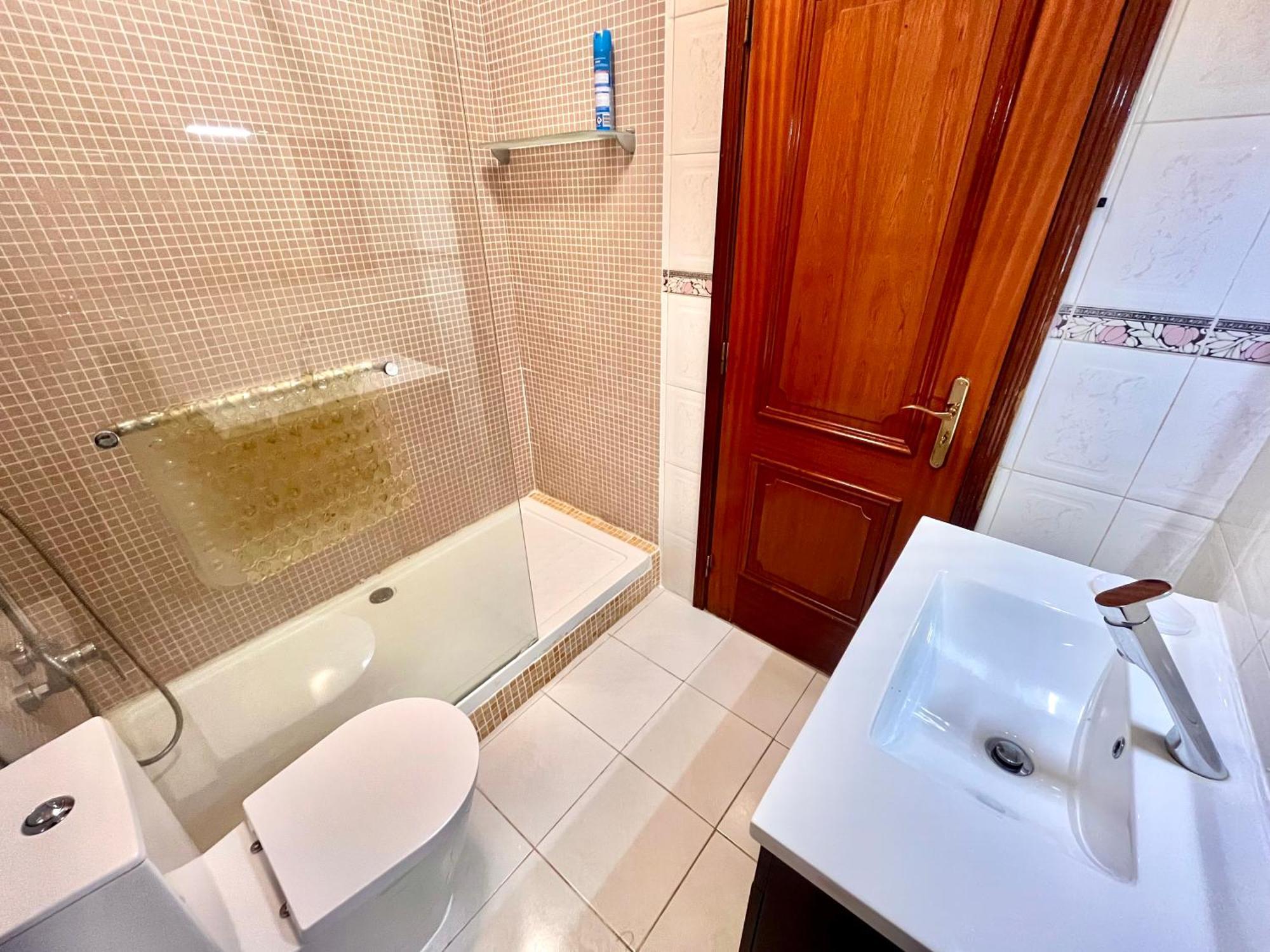 Quarto Boa Localizacao Com Cozinha E Casa De Banho Apartment Caparica Bagian luar foto