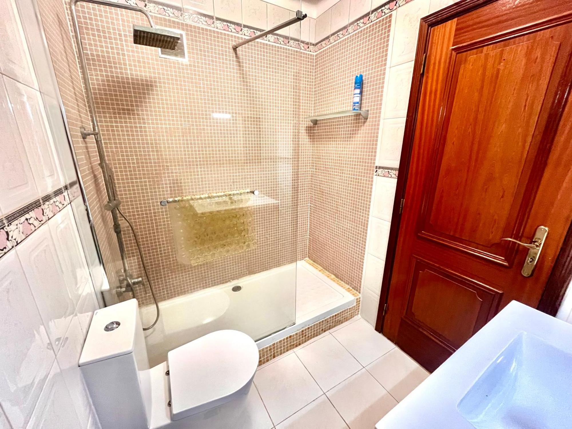 Quarto Boa Localizacao Com Cozinha E Casa De Banho Apartment Caparica Bagian luar foto
