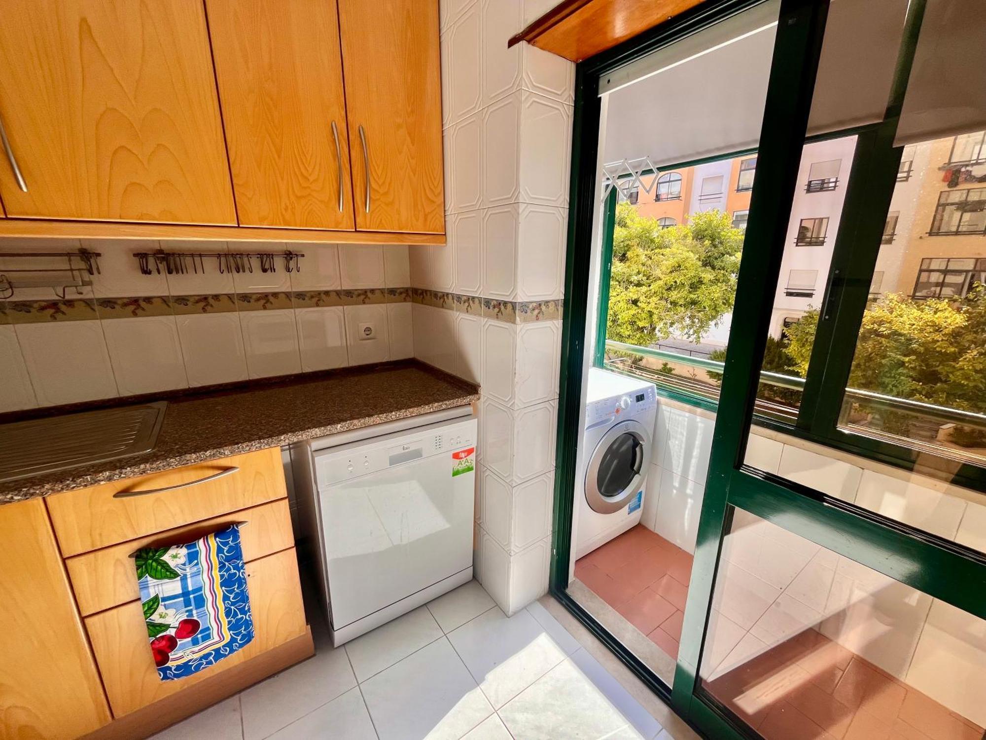 Quarto Boa Localizacao Com Cozinha E Casa De Banho Apartment Caparica Bagian luar foto